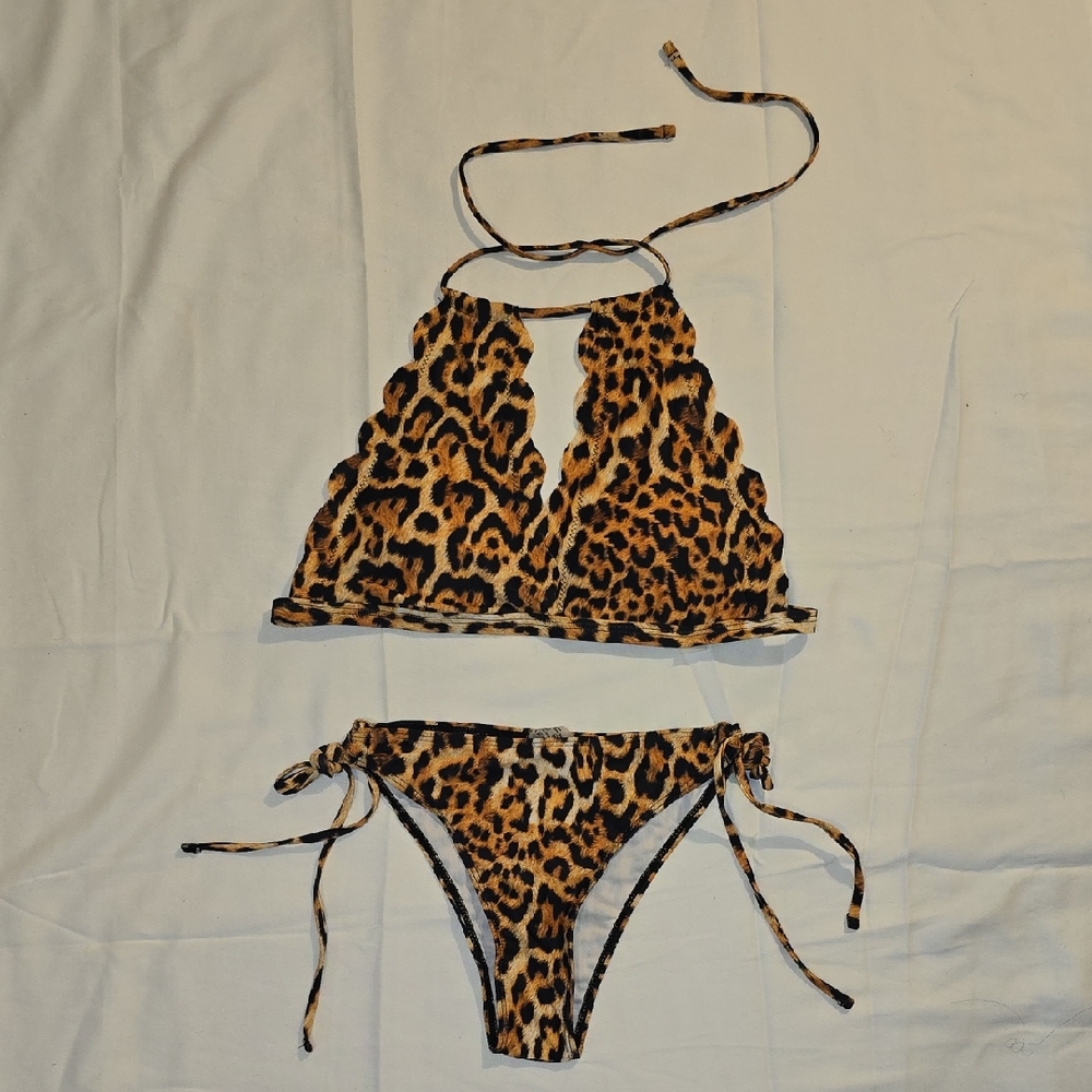 SHEIN Animal Print Scalloped Bikini